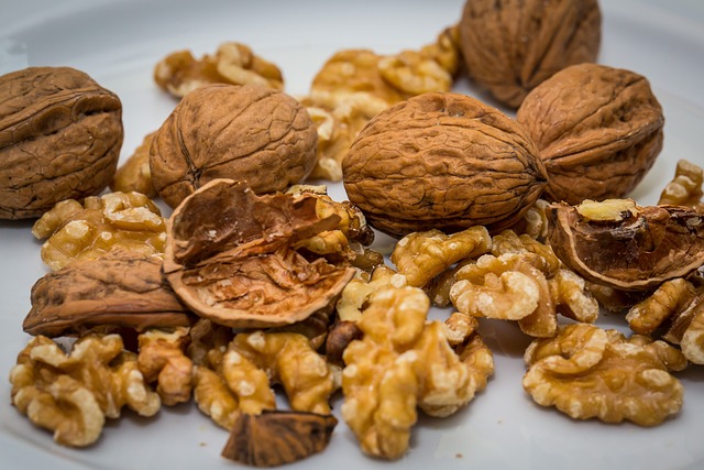 Walnuts: The One-Ounce Wonder for Heart Health and Cognitive Function