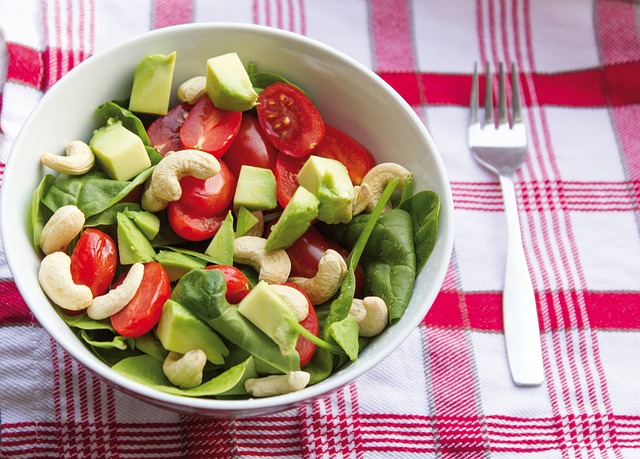 iron-spinach and cashew salad